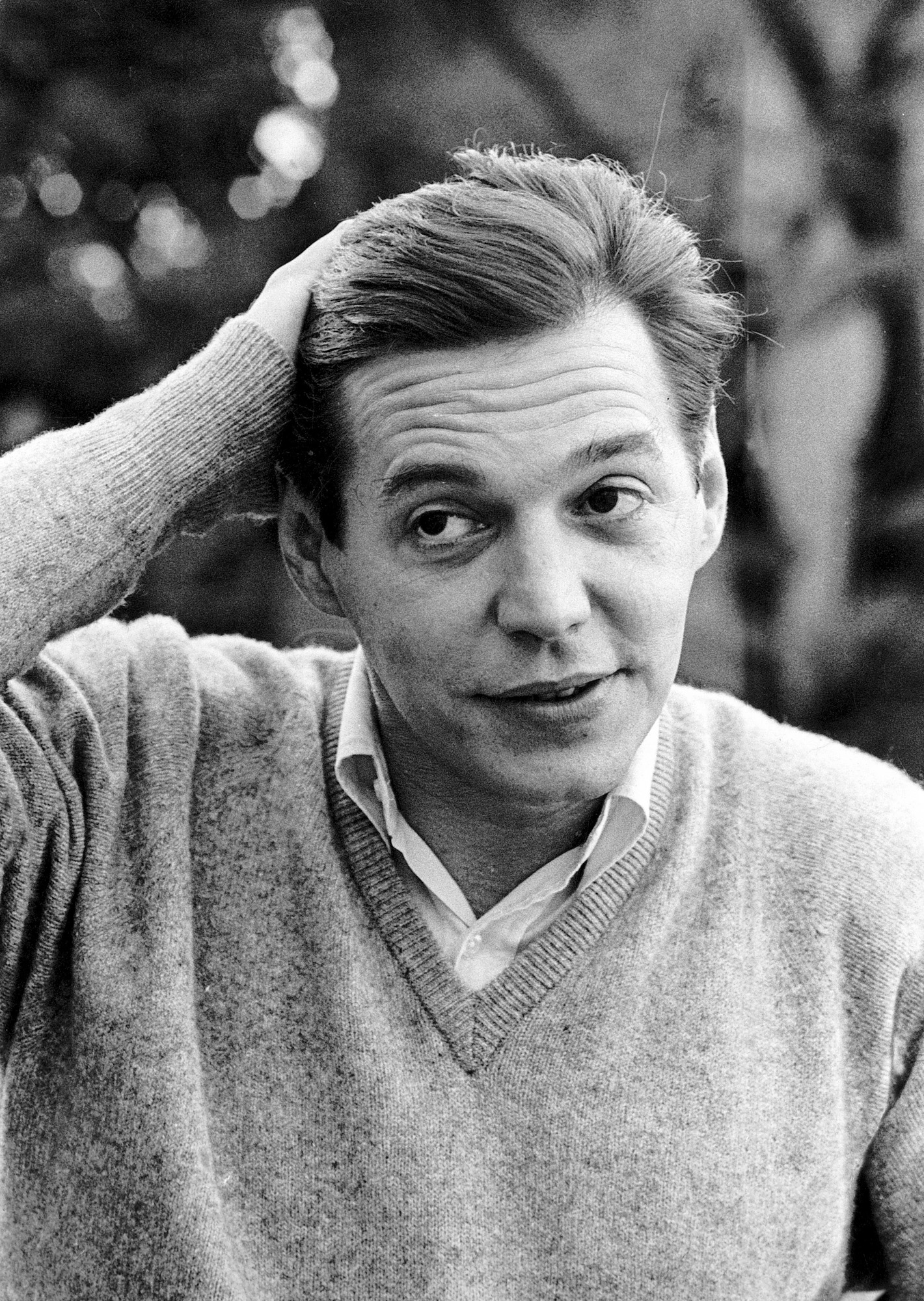 tom-jobim-compositor-maestro-bossa-nova-piano-garota-ipanema