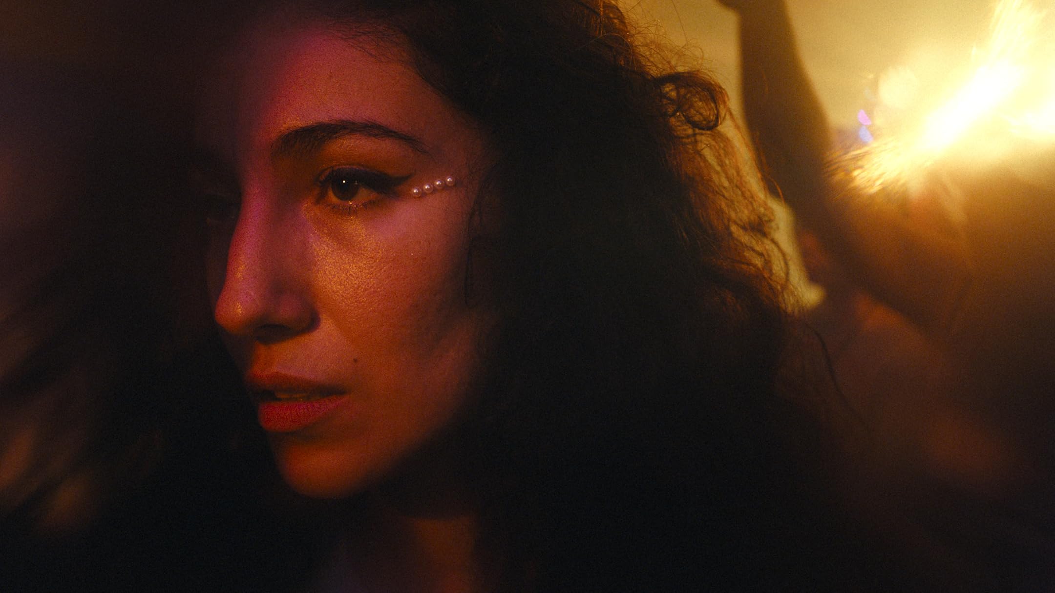 mehdi-barsaoui-mulher-nunca-existiu-aicha