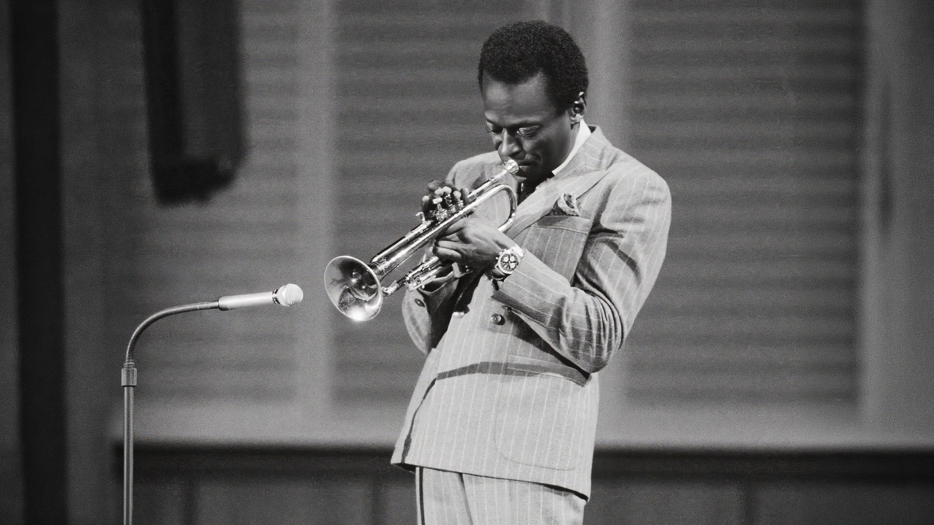 Miles Davis inspira relógio de edição limitada da Breitling em seu centenário